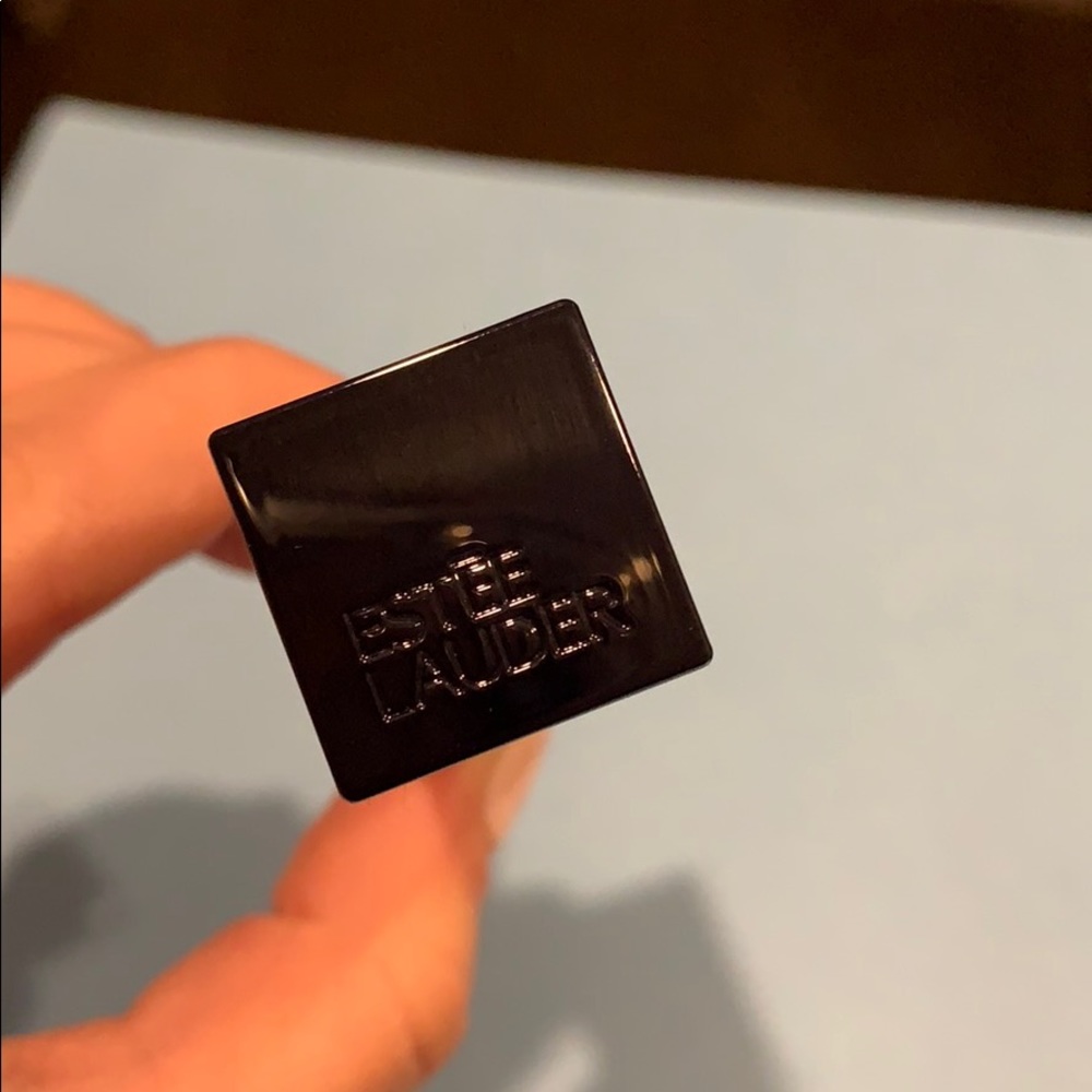 BRAND NEW Estée Lauder Pure color envy lipstick - Picture 2 of 4